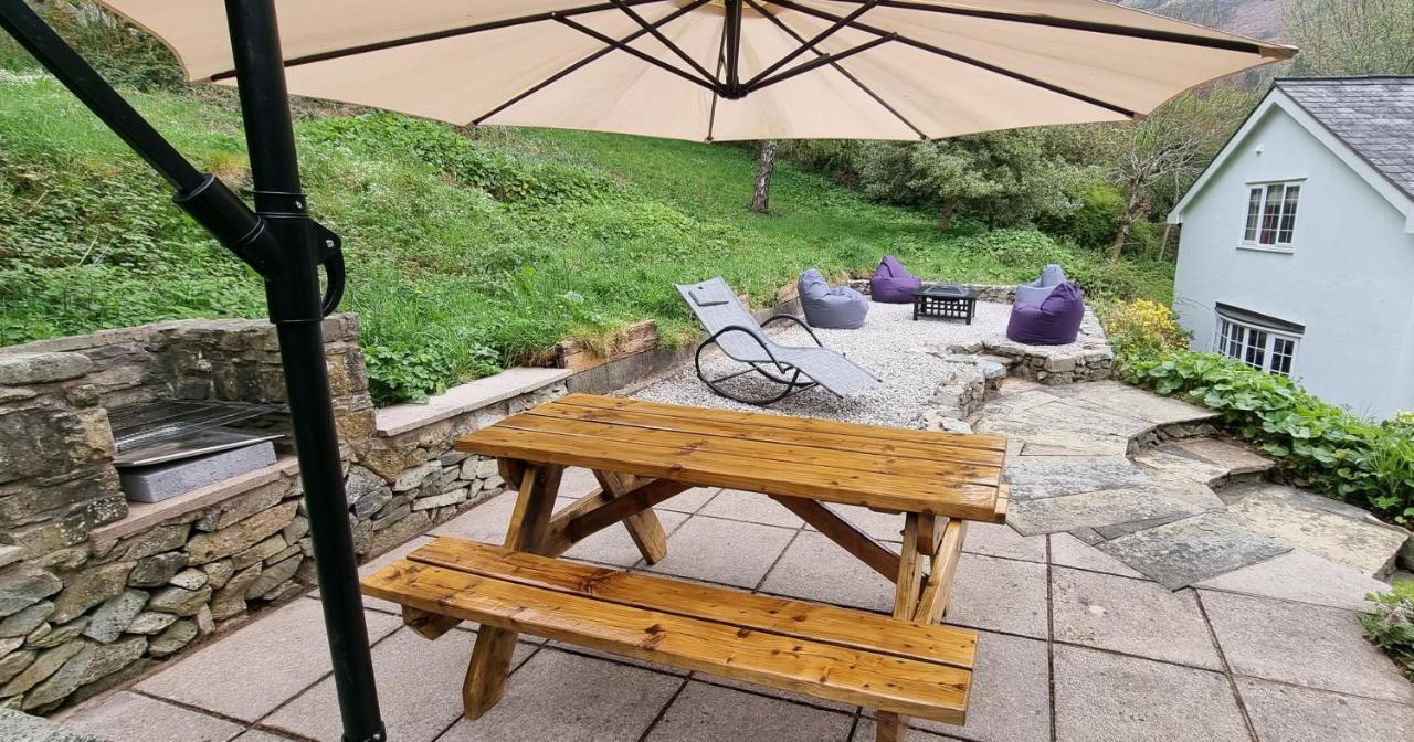 Modern And Spacious 2 Bedroom Apartment With Free Parking Llansantffraid Llansantffraid Glyn Ceiriog Kültér fotó