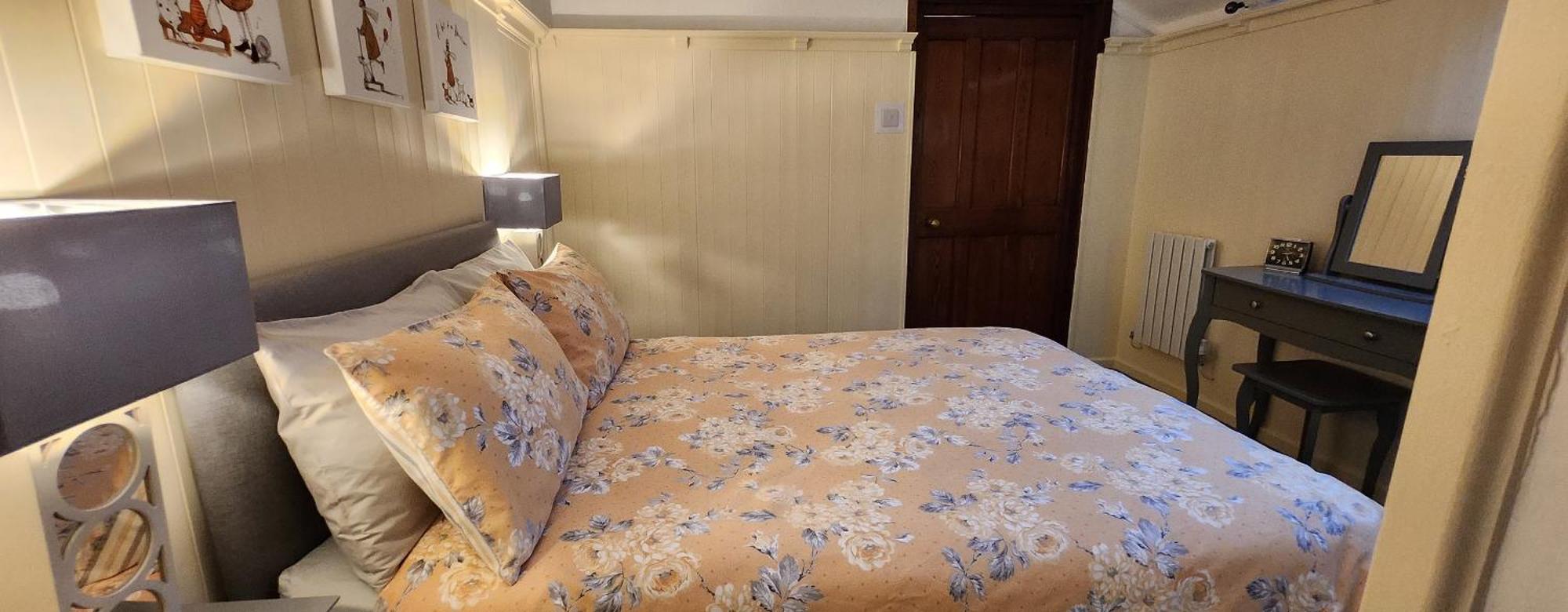Modern And Spacious 2 Bedroom Apartment With Free Parking Llansantffraid Llansantffraid Glyn Ceiriog Kültér fotó